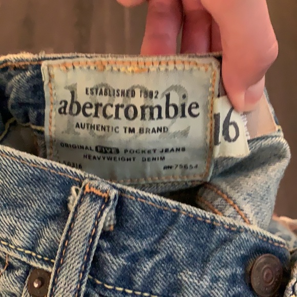 Brand New Abercrombie Kids Straight leg Jeans - Picture 4 of 8